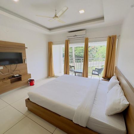Hotel Lets Stay Kochi Екстериор снимка