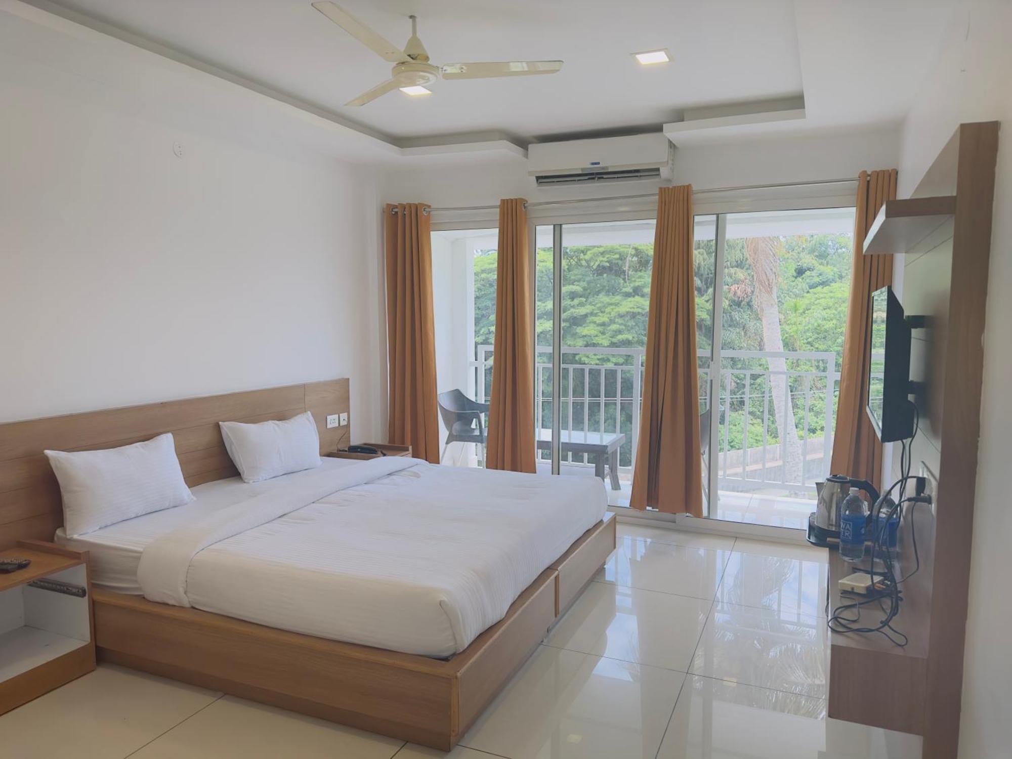 Hotel Lets Stay Kochi Екстериор снимка