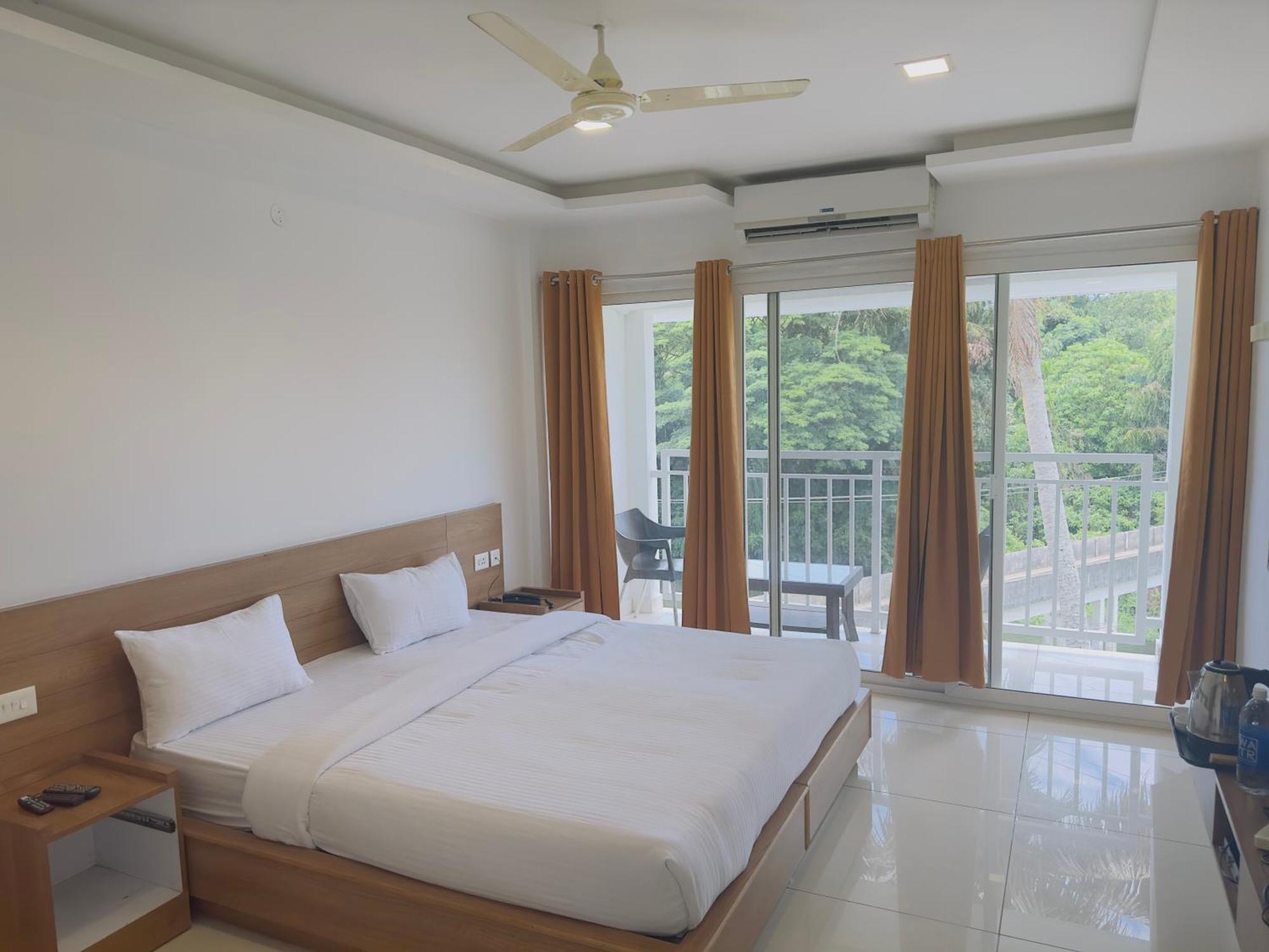Hotel Lets Stay Kochi Екстериор снимка
