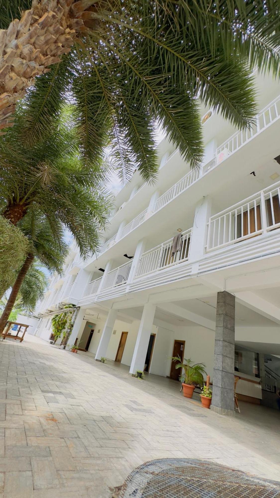 Hotel Lets Stay Kochi Екстериор снимка