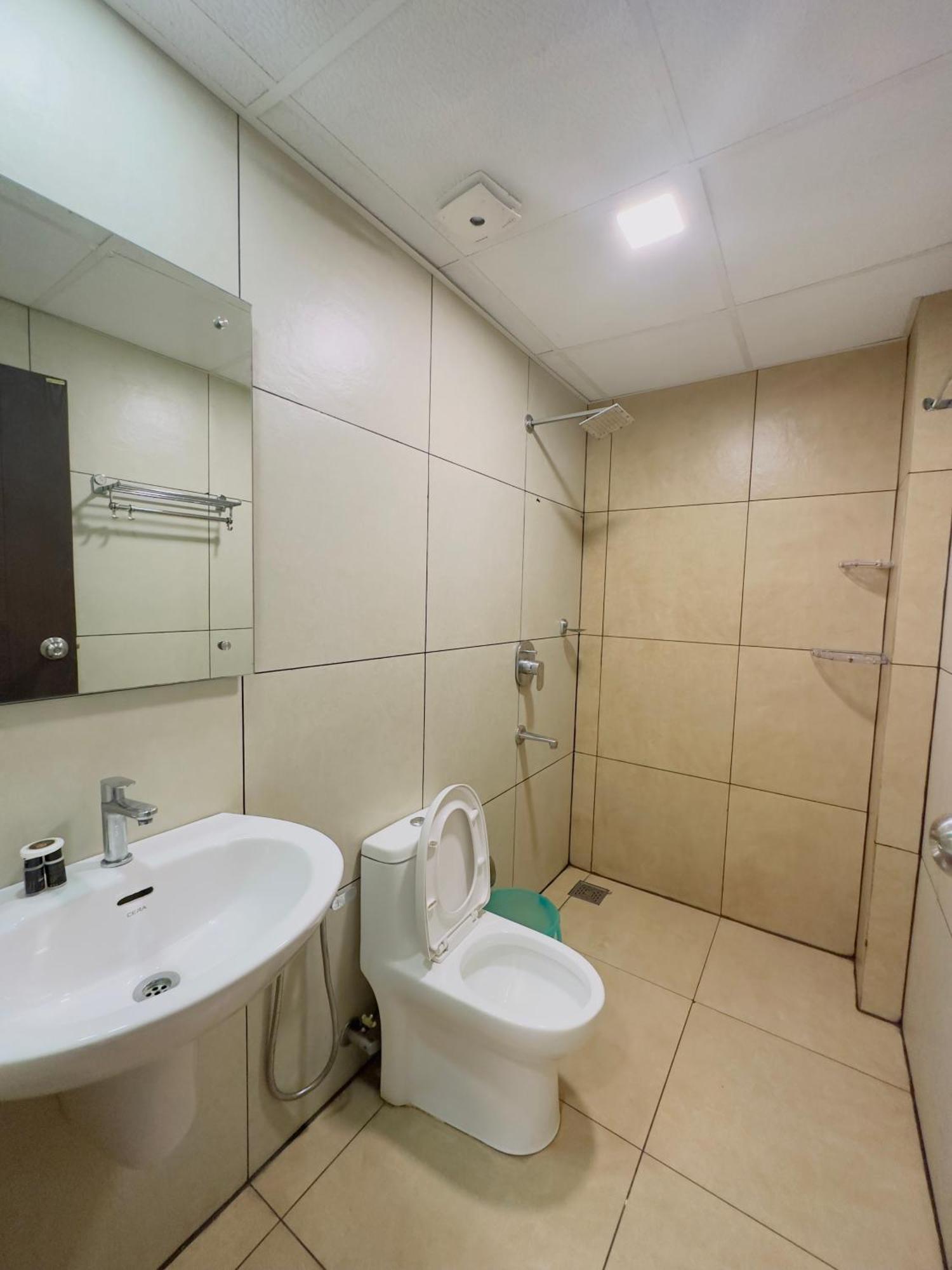 Hotel Lets Stay Kochi Екстериор снимка