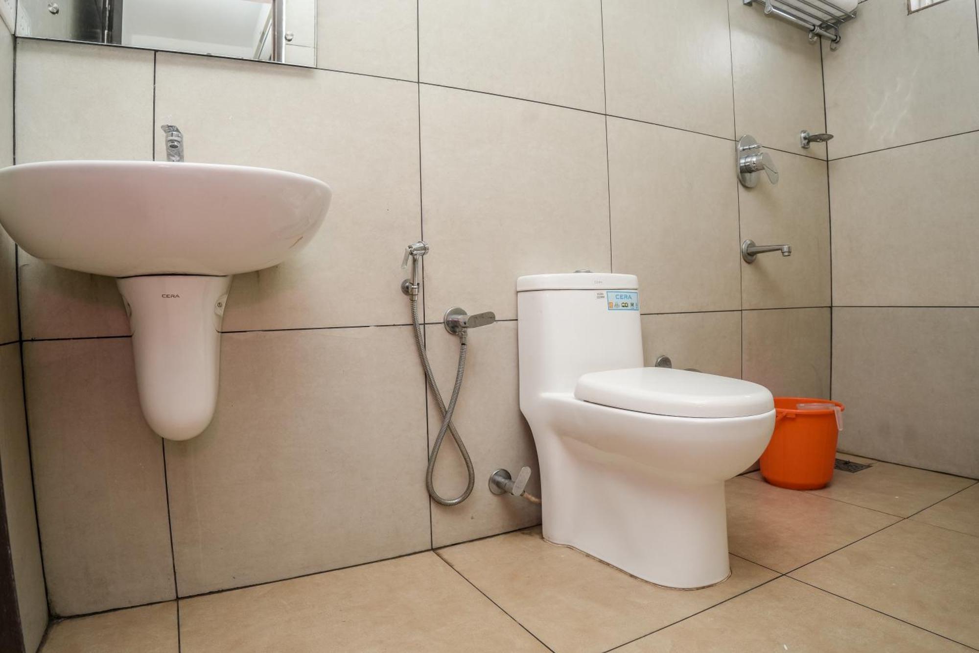 Hotel Lets Stay Kochi Екстериор снимка