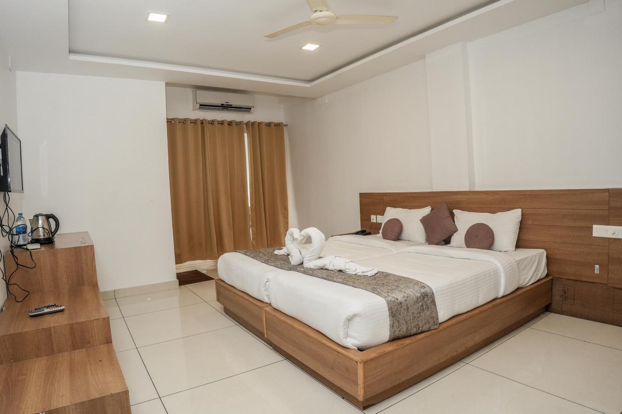 Hotel Lets Stay Kochi Екстериор снимка