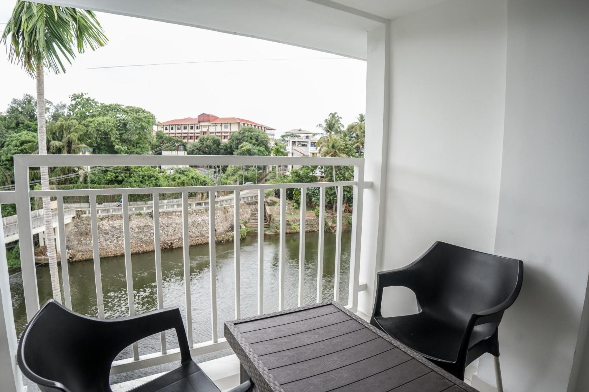 Hotel Lets Stay Kochi Екстериор снимка