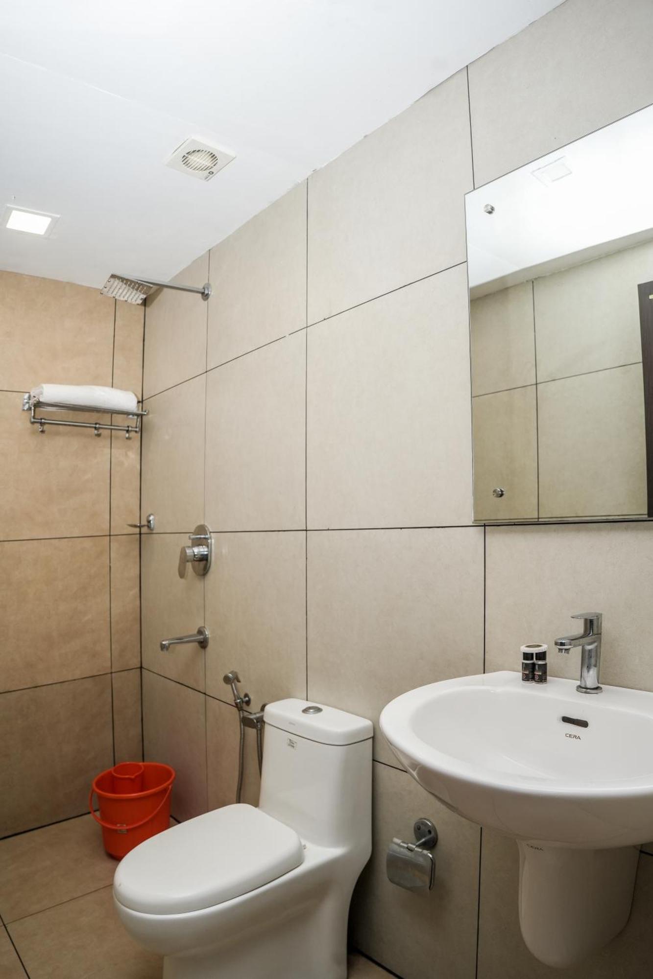 Hotel Lets Stay Kochi Екстериор снимка