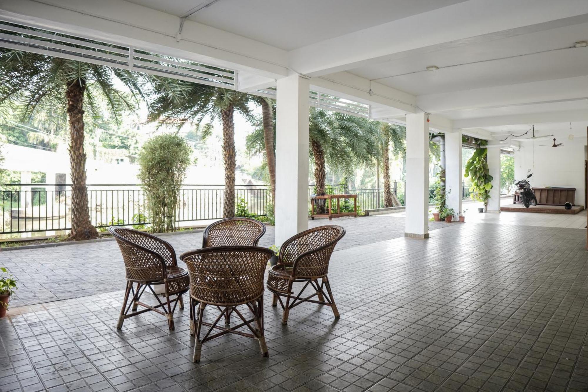 Hotel Lets Stay Kochi Екстериор снимка