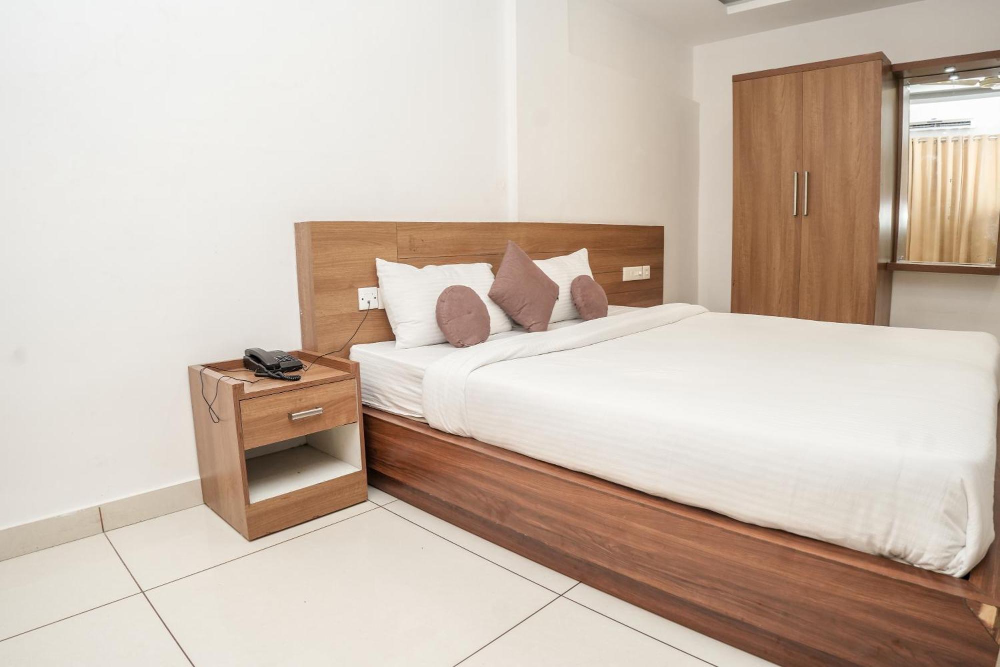 Hotel Lets Stay Kochi Екстериор снимка