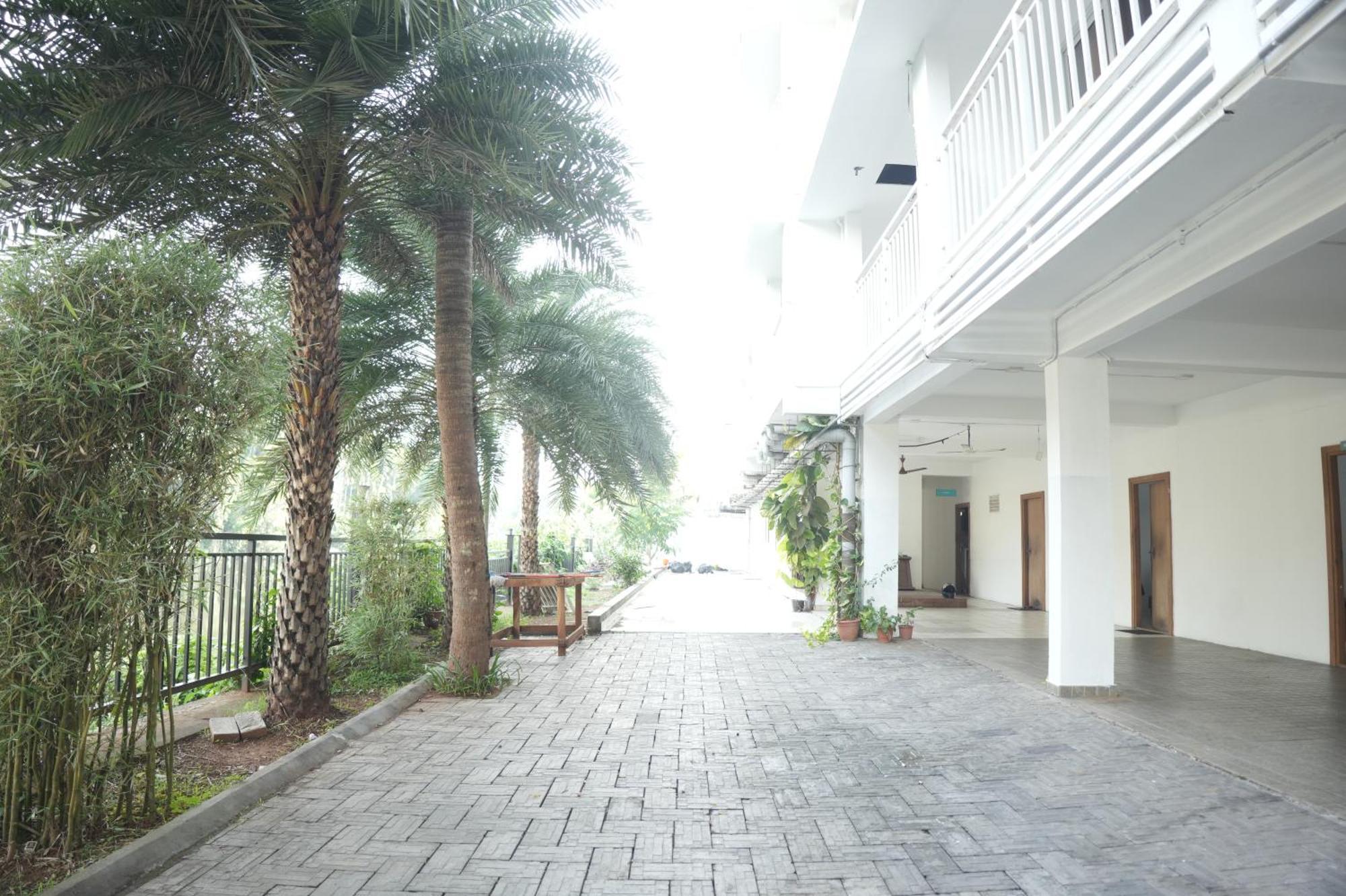Hotel Lets Stay Kochi Екстериор снимка